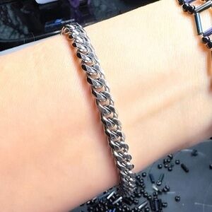 Stainless steel bracelet